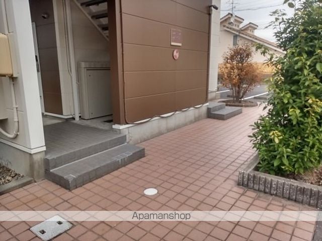 レオパレス友Aの玄関写真