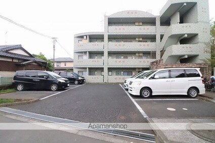 パストラルエーネ[2LDK/62.64m2]の駐車場1