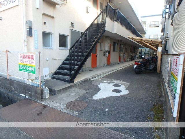 良野マンションの玄関写真