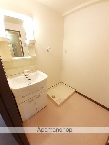 DEMAINの内装写真