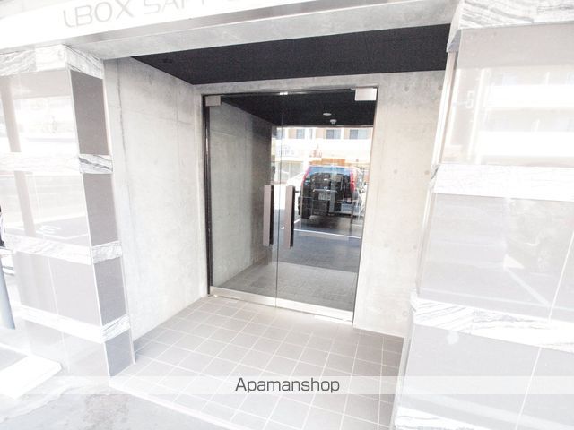 LBOX札幌の玄関写真