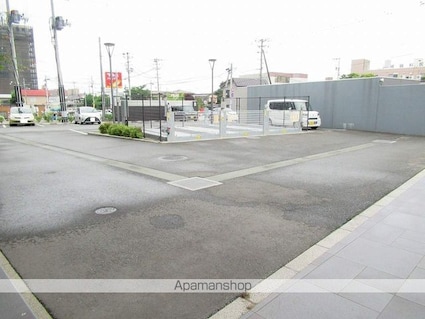 ル・サンク愛宕リバーテラス[3LDK/83.29m2]の駐車場2