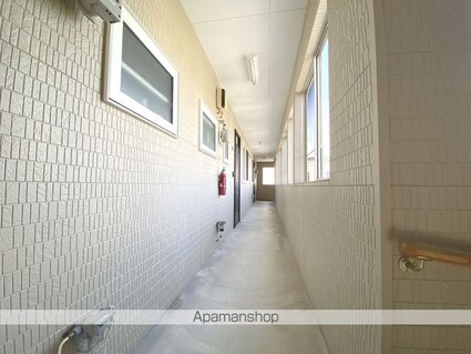 Ｓａｋｕｒａ　Ａｐａｒｔｍｅｎｔｓ[2LDK/50.74m2]のエントランス1