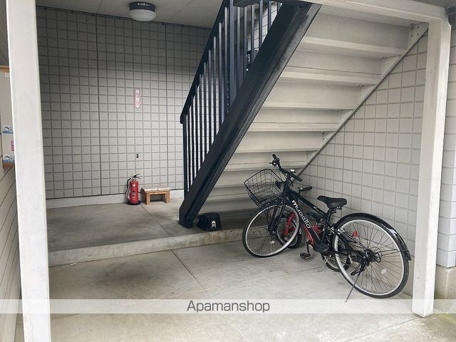 パークヒルズBの玄関写真