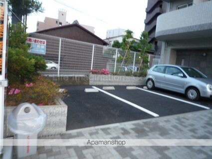エリーフラッツ京町[1K/31.68m2]の駐車場3