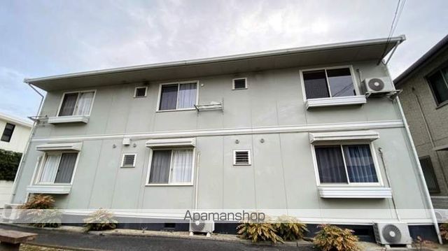 ロイヤルハイツ山上 B棟の外観写真