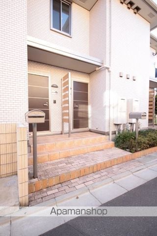 ロイヤルメゾンの玄関写真