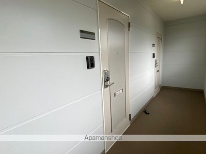 ウィステリア[1LDK/43.78m2]のエントランス