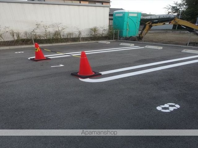 和歌山県和歌山市西小二里３丁目[2LDK/58.82m2]の駐車場3