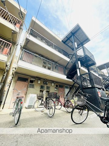 友宝マンションの外観写真