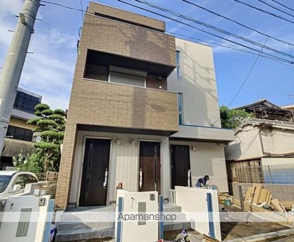 トリプレックスの玄関写真