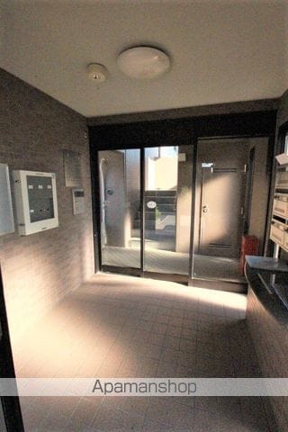 ベルフラワー弐番館の玄関写真