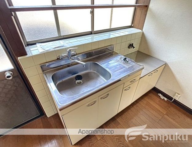 松山市 2階建 築38年の内装写真