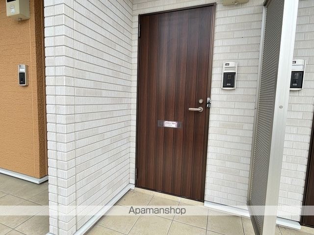 愛媛県四国中央市中曽根町[1K/31.65m2]のエントランス1