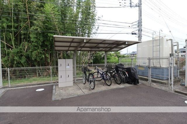 LARCHEの内装写真