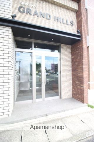 グランヒルズ西古松の玄関写真