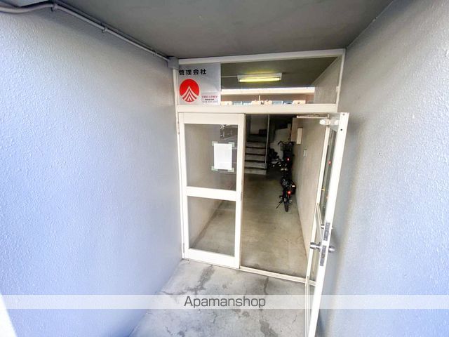 フロスティ中央Bの玄関写真