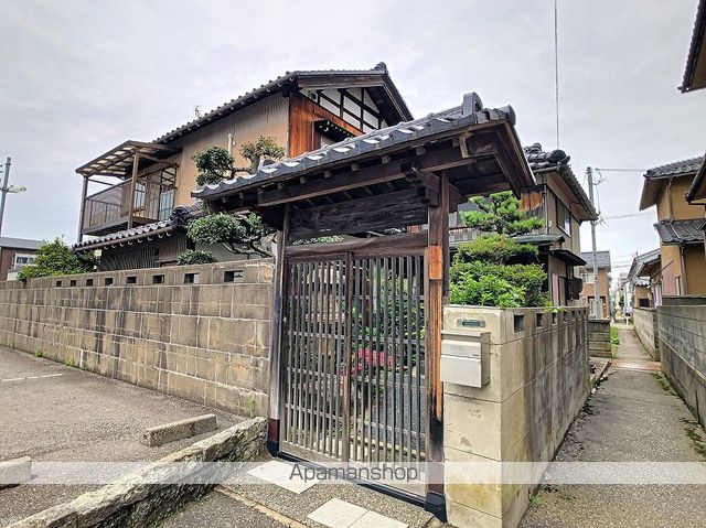 泉本町4丁目F貸家の外観写真