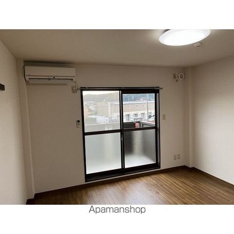 SurplusI桃塚Aの内装写真