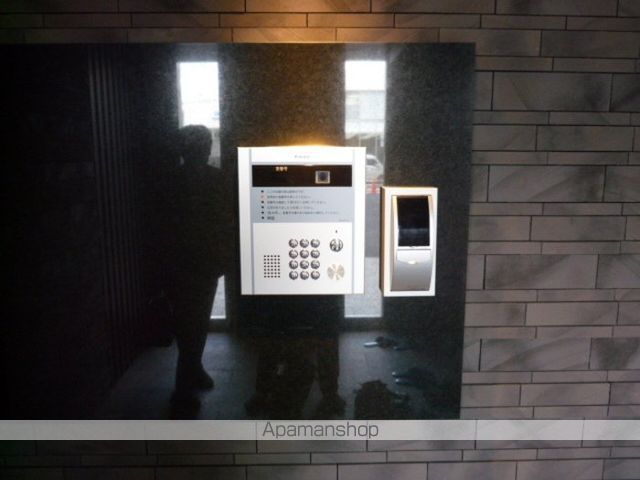 アロッジオ金剛の玄関写真