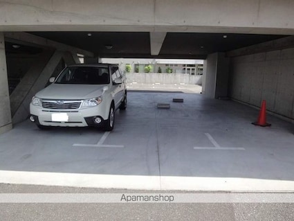 高知県高知市北本町４丁目[1R/40.2m2]の駐車場