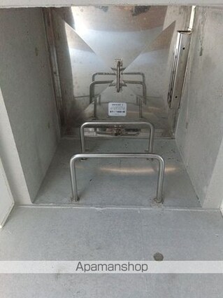 東京都渋谷区上原１丁目[1K/24.42m2]の共用部6