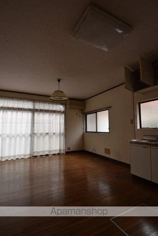 安芸高田市 2階建 築37年の内装写真