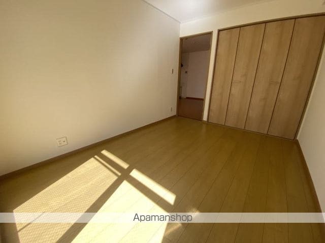 ロイヤルハイツ一津屋の内装写真