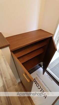 シャトル新福　Ａ棟[2LDK/55.58m2]の玄関