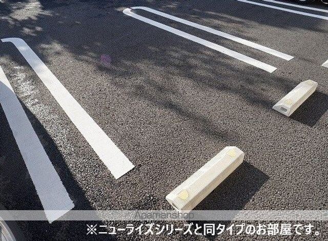 和歌山県岩出市山[1LDK/50.14m2]の駐車場