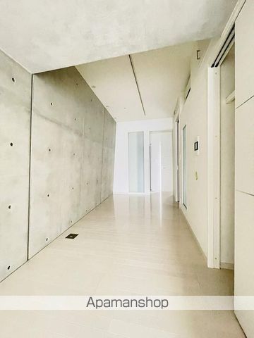 SLANT WALLSの内装写真