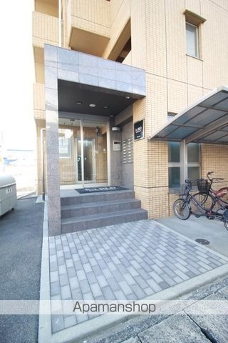下中野S−1ビルの玄関写真