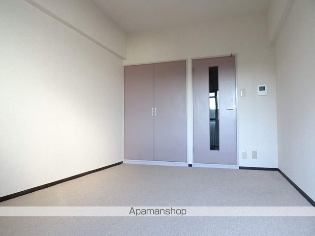 ロイヤルヒルズ鶴巻の内装写真