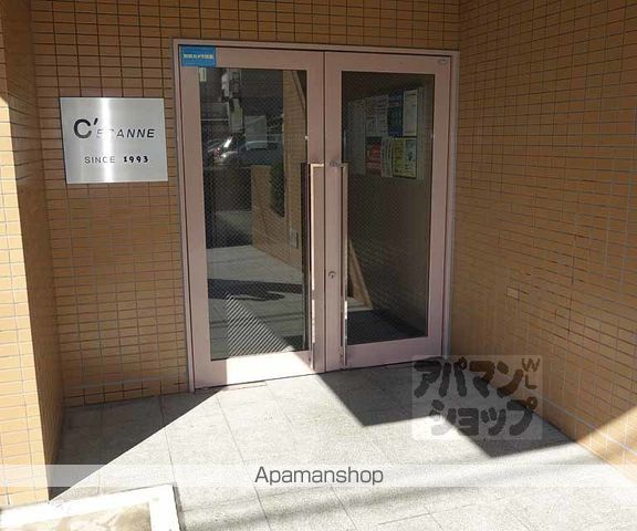 メゾンセザンヌの玄関写真