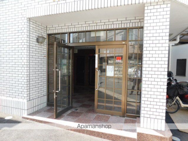 パレス江坂の玄関写真