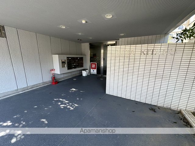 ジョイアキタノの玄関写真