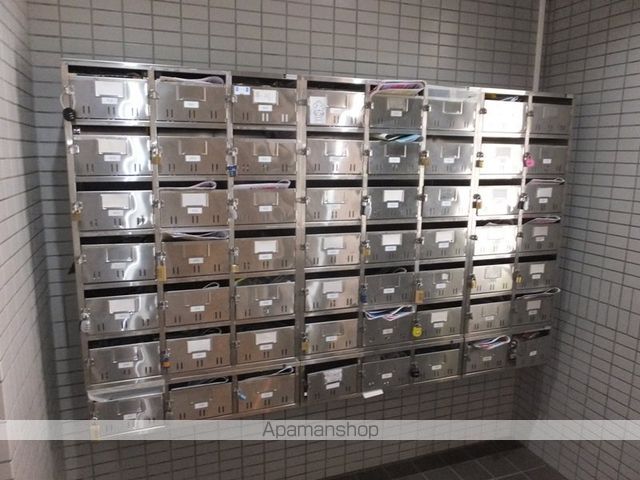 イースタンコートの玄関写真