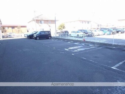 Ｌｉｍｐｉａ　Ｖｉｎｅｙａｒｄ[2LDK/48.6m2]の駐車場2