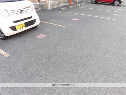 ユリシーズ[1K/30.03m2]の駐車場