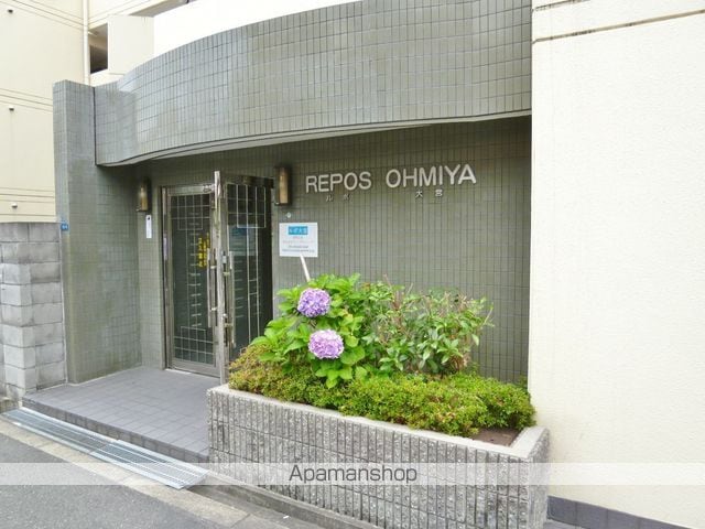ルポ大宮の玄関写真
