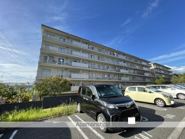 男山第3住宅215棟の外観写真