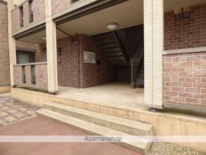 グランドセントレア８８８　Ａ・Ｂ[1K/33.32m2]のエントランス1