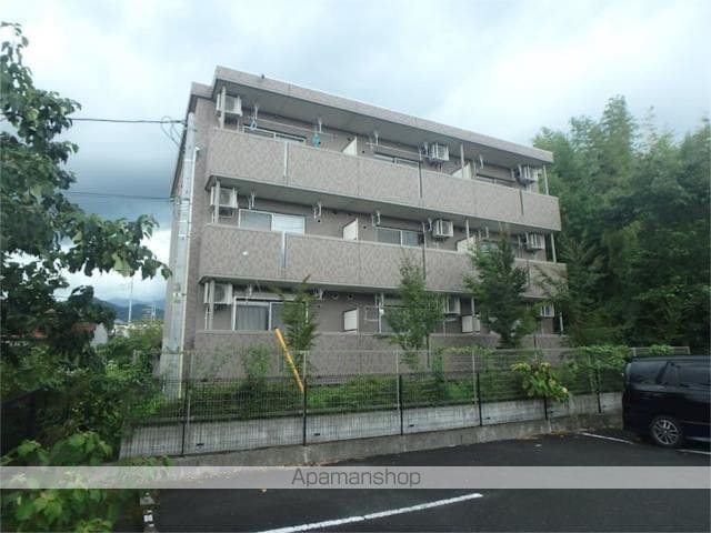 小田急電鉄小田原線 渋沢駅 徒歩20分 3階建 築16年の外観写真