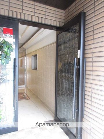 ビルトモア西新宿の玄関写真