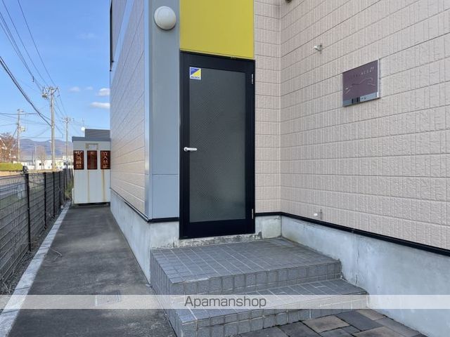 レオパレスフィオーレの玄関写真