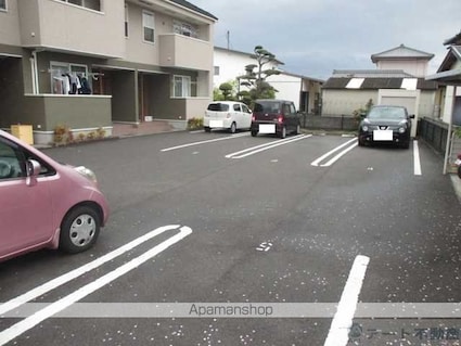 アプローズ・Ｎ[2DK/42.98m2]の駐車場2