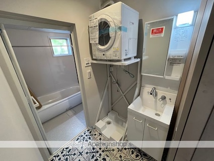 滋賀県甲賀市水口町本町１丁目[1LDK/31.88m2]の洗面所