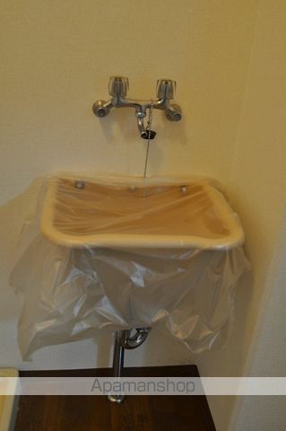 箕面市 5階建 築38年の内装写真