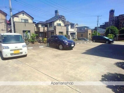 千葉県千葉市稲毛区作草部町[2LDK/55.14m2]の駐車場1