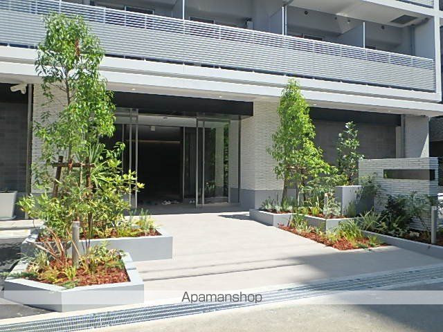 コンフォリア江坂広芝町の玄関写真